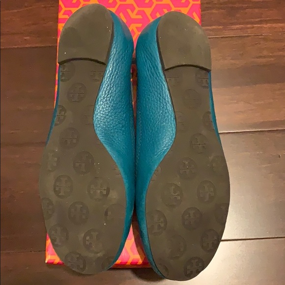 Tory Burch Peacock Feather Flats size 6 - Picture 4 of 7